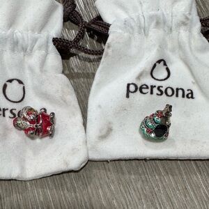 2 persona Christmas charms